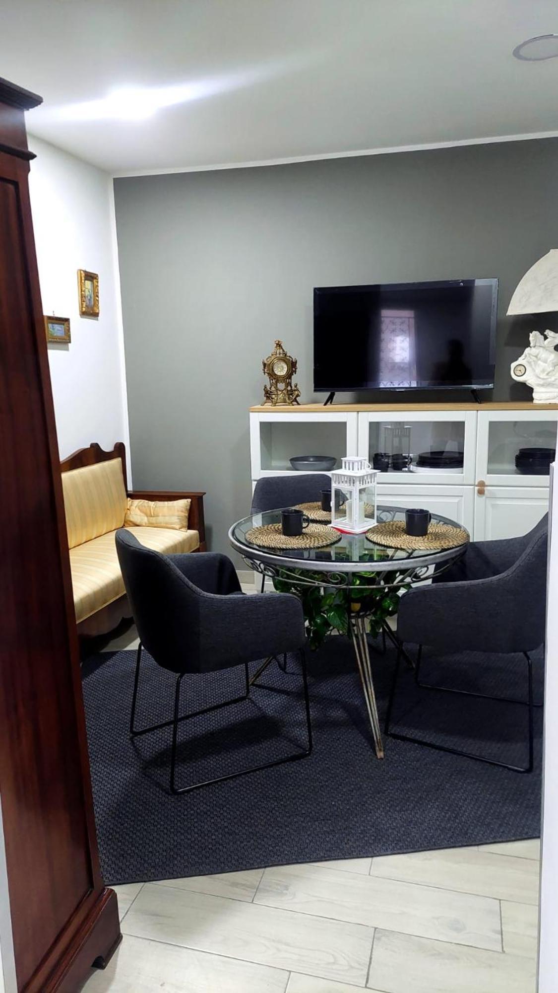 Il Borghetto House Grey Apartment